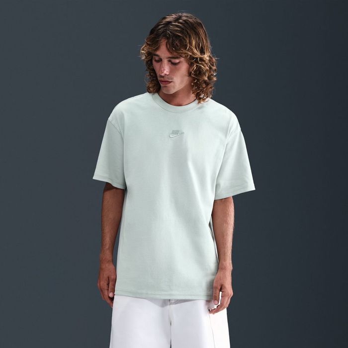 Sportswear Premium Essentials