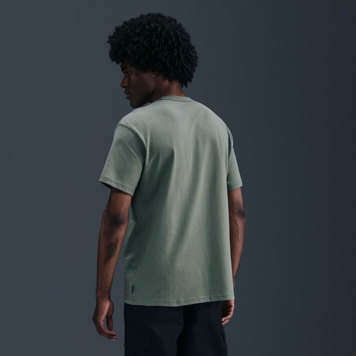 Sportswear Premium Essentials