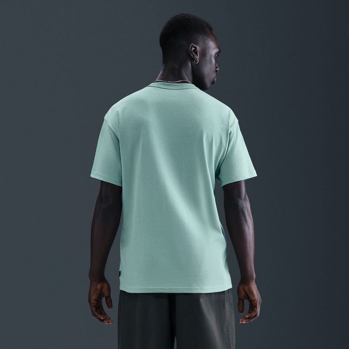 Sportswear Premium Essentials